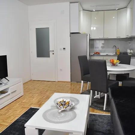 Sm Apartment *